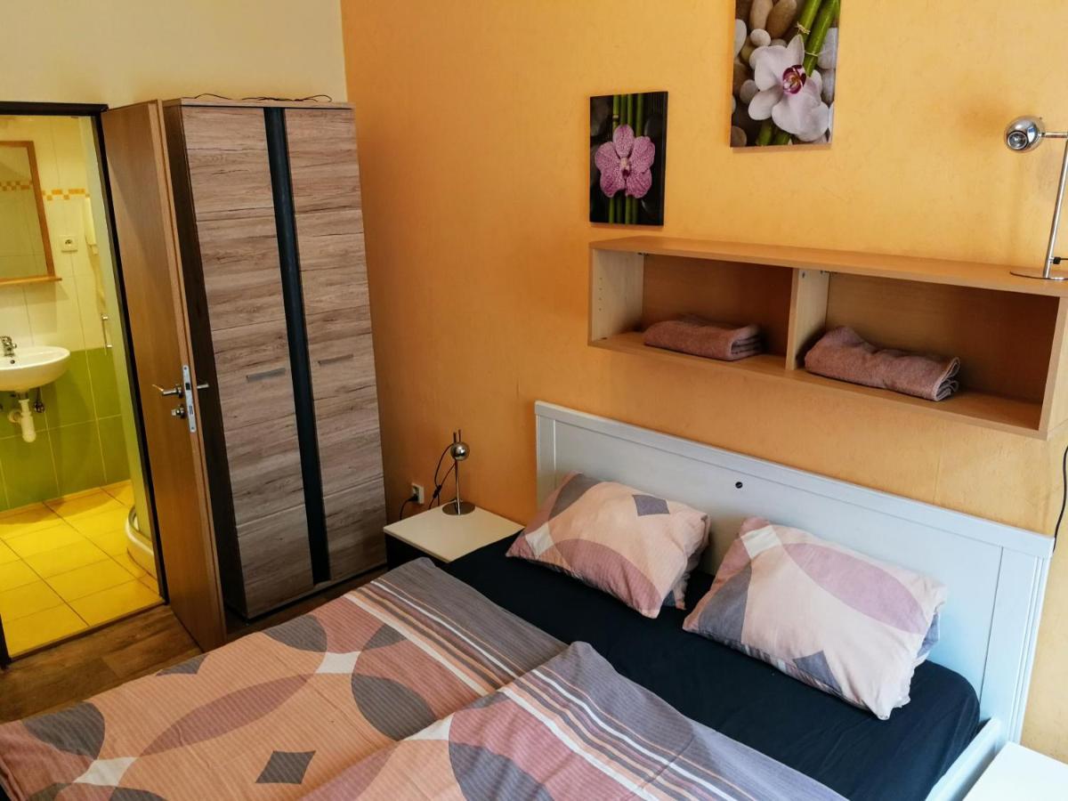 Hostel Sklep Prague Exterior photo